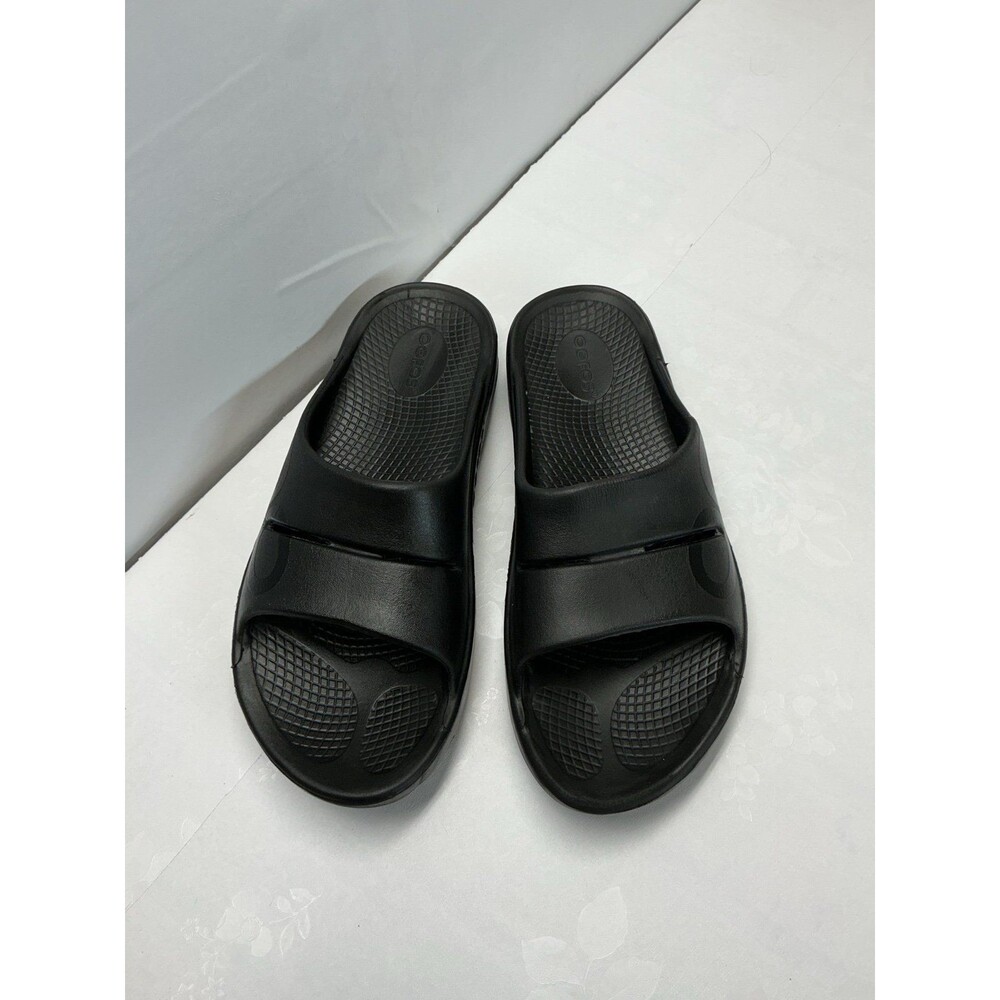 Oofos sandals size women's 9 men's 7